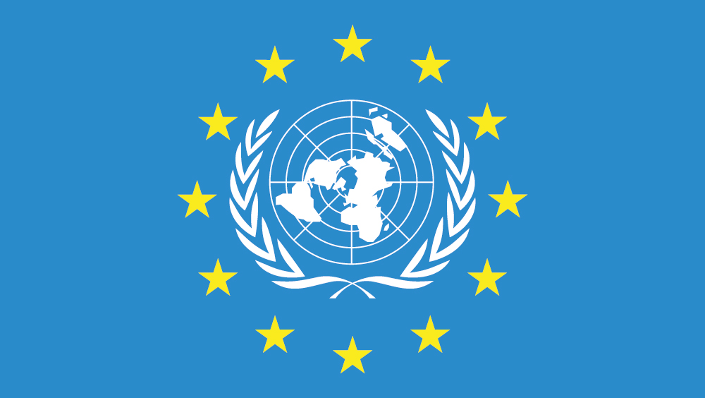 Una bandiera blu con al centro l'emblema delle Nazioni Unite in bianco, attorniato da un cerchio di dodici stelle gialle.