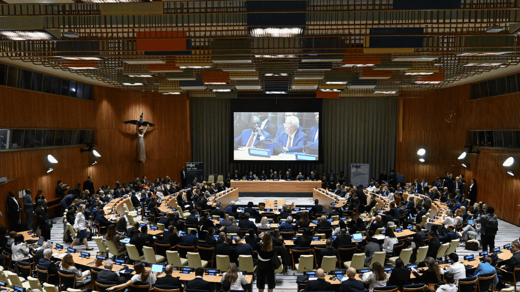 View of the roundtable of the summit.