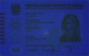 AUT-BO-02002 - 
<Anverso &ndash; identificaci&oacute;n> - Medida de seguridad visible bajo luz ultravioleta