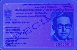 AUT-HD-01001 - 
                    <Forside - identitet>
                     - UV-feature