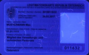 AUT-HD-03005 - 
<Recto - identit&agrave;> - Element UV