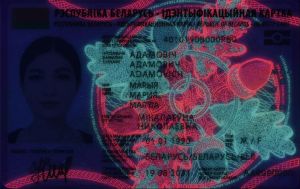 BLR-BO-01001 - 
<Předn&iacute; strana - totožnost> - Jištěn&iacute; v UV světle