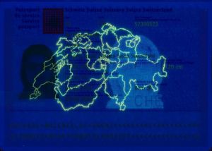 CHE-AS-03002 - 
<Strana s osobn&iacute;mi &uacute;daji> - Jištěn&iacute; v UV světle