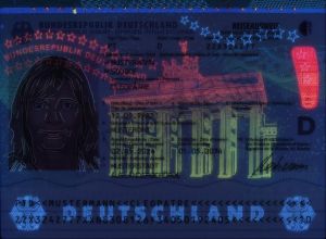 DEU-JO-02004 - 
<Tessera integrata con dati anagrafici - recto (identit&agrave;)> - Elemento UV
