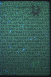 DNK-AO-02001 - 
<Vnitřn&iacute; strana (strany)> - Jištěn&iacute; v UV světle