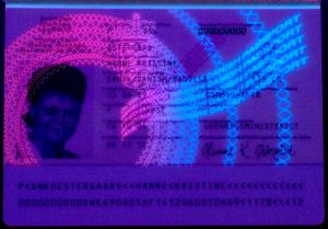 DNK-AS-03001 - 
<Kard tal-bijodata integrata - recto (identit&agrave;)> - Element UV