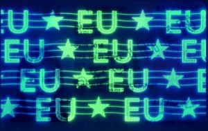 EST-HO-05001 - 
<Předn&iacute; strana - totožnost> - Jištěn&iacute; v UV světle