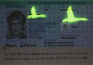FIN-AD-04001 - 
<Integrovan&aacute; karta s osobn&iacute;mi &uacute;daji - předn&iacute; strana (totožnost)> - Jištěn&iacute; v UV světle