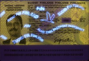 FIN-AS-03001 - 
<Integrovan&aacute; karta s osobn&iacute;mi &uacute;daji - předn&iacute; strana (totožnost)> - Jištěn&iacute; v UV světle