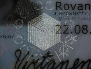 FIN-AS-05001 - 
<Tessera integrata con dati anagrafici - recto (identit&agrave;)> - OVD - elemento otticamente variabile