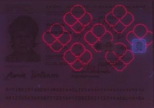 FIN-JO-05002 - 
<Integrovan&aacute; karta s osobn&iacute;mi &uacute;daji - předn&iacute; strana (totožnost)> - Jištěn&iacute; v UV světle