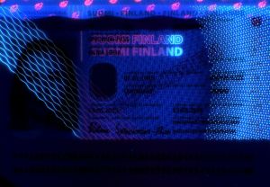FIN-JO-07002 - 
<Kard tal-bijodata integrata - recto (identit&agrave;)> - Element UV