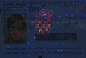 HRV-AD-01002 - 
<Strana s osobn&iacute;mi &uacute;daji> - Jištěn&iacute; v UV světle