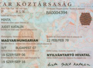 HUN-AO-02001 - 
<Kard tal-bijodata integrata - recto (identit&agrave;)> - Dettalji biografiċi