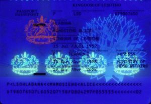 LSO-AD-01002 - 
<Strana s osobn&iacute;mi &uacute;daji> - Jištěn&iacute; v UV světle