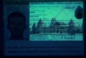 LTU-AD-02001 - 
<Strana s osobn&iacute;mi &uacute;daji> - Jištěn&iacute; v UV světle