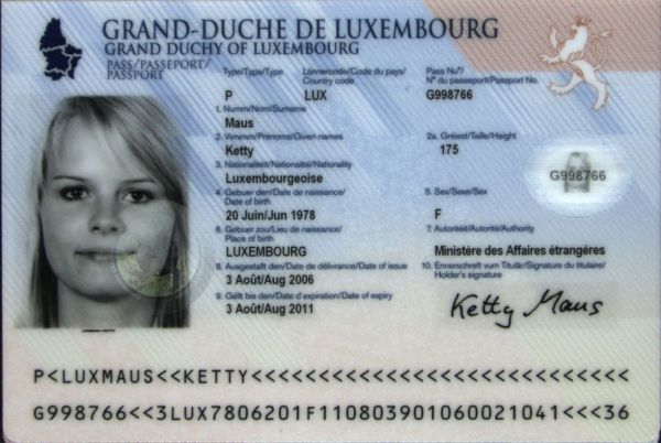 LUX-AO-02003 - 
<Integrovan&aacute; karta s osobn&iacute;mi &uacute;daji - předn&iacute; strana (totožnost)> - Z&aacute;kladn&iacute; vrstva