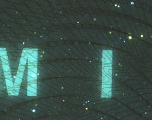 LUX-BO-02002 - 
<Zadn&iacute; strana > - Jištěn&iacute; v UV světle