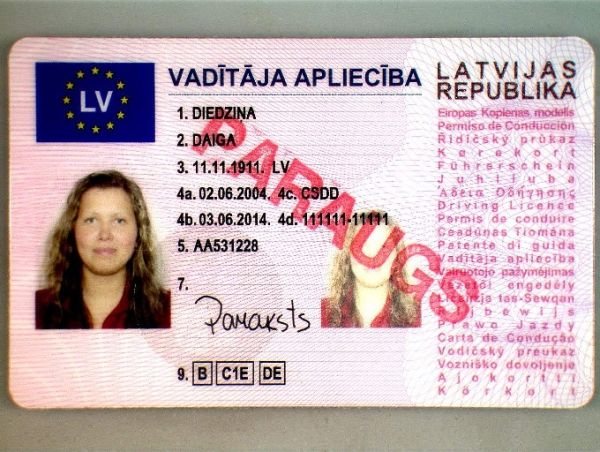 LVA-FO-01002 - 
<Recto - identit&agrave;>
                
