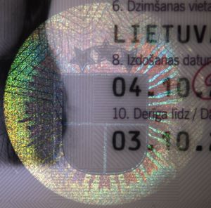 LVA-JO-01003 - 
<Strana s osobn&iacute;mi &uacute;daji> - OVD - opticky proměnliv&yacute; prvek