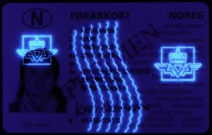NOR-FO-05002 - 
<Předn&iacute; strana - totožnost> - Jištěn&iacute; v UV světle