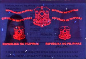 PHL-AO-02001 - 
<Strana s osobn&iacute;mi &uacute;daji> - Jištěn&iacute; v UV světle