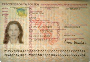 POL-AO-04001 - 
<Integrovan&aacute; karta s osobn&iacute;mi &uacute;daji - předn&iacute; strana (totožnost)> - Vodoznak