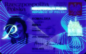 POL-BO-02001 - 
<Awers- dane personalne> - Zabezpieczenie widoczne w promieniowaniu UV