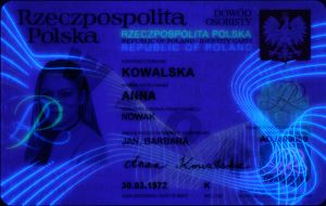POL-BO-02002 - 
<Awers- dane personalne> - Zabezpieczenie widoczne w promieniowaniu UV
