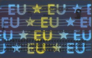 PRT-HP-07001 - 
<Zadn&iacute; strana > - Jištěn&iacute; v UV světle