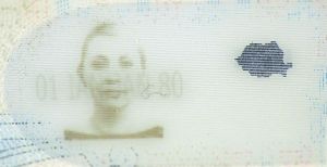 ROU-AS-03001 - 
<Kard tal-bijodata integrata - recto (identit&agrave;)> - OVD - element ottikament varjabbli