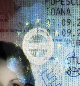 ROU-HO-03004 - 
<Předn&iacute; strana - totožnost> - OVD - opticky proměnliv&yacute; prvek
