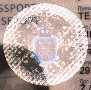 SRB-AS-01001 - 
<Integrovan&aacute; karta s osobn&iacute;mi &uacute;daji - předn&iacute; strana (totožnost)> - OVD - opticky proměnliv&yacute; prvek