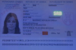 SRB-AS-01001 - 
<Integrovan&aacute; karta s osobn&iacute;mi &uacute;daji - předn&iacute; strana (totožnost)> - Jištěn&iacute; v UV světle