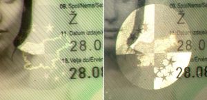 SVN-AO-02002 - 
<Integrovan&aacute; karta s osobn&iacute;mi &uacute;daji - předn&iacute; strana (totožnost)> - OVD - opticky proměnliv&yacute; prvek
