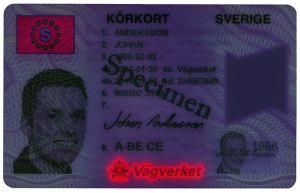 SWE-FO-03002 - 
<Předn&iacute; strana - totožnost> - Jištěn&iacute; v UV světle