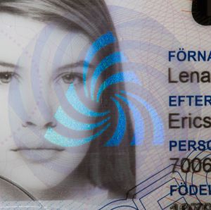 SWE-PI-02001 - 
<Předn&iacute; strana - totožnost> - OVD - opticky proměnliv&yacute; prvek